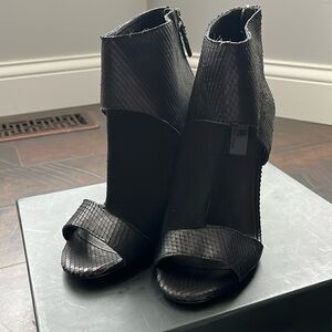 Mia Limited Edition Black Wedges